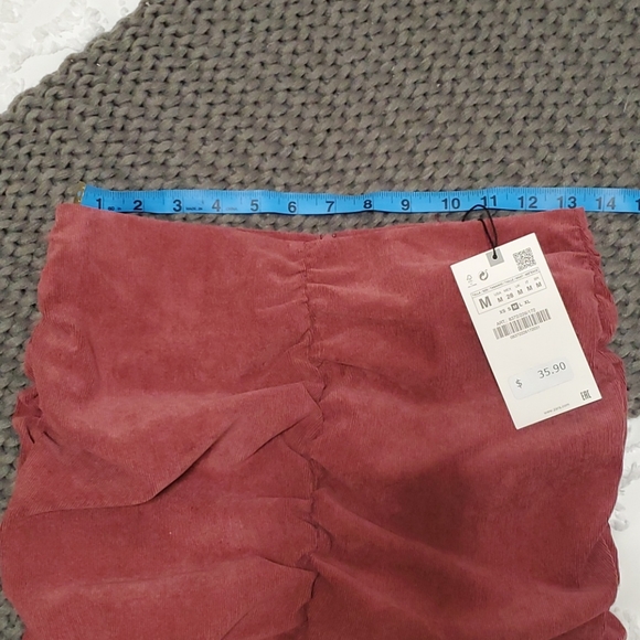 Zara Ruched Rose Ruched Miniskirt - Picture 4 of 5